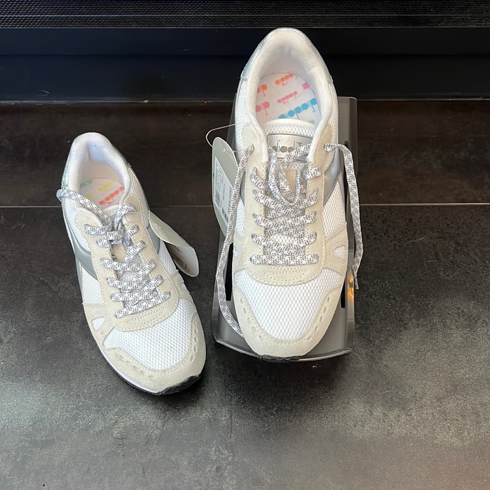 NWT Diadora trainers simple run white